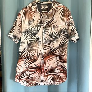 Hawaiian Large button down shirt great for vacation or cruise bought in Hawaii